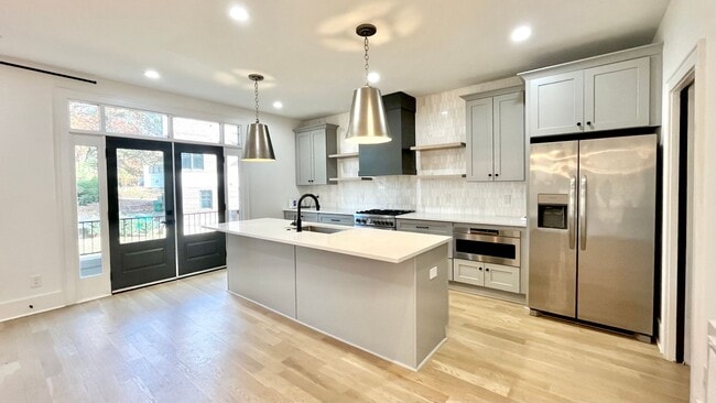 Photo - 610 West Blvd Townhome