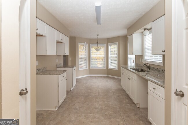 Foto del edificio - 127 Kingswood Dr