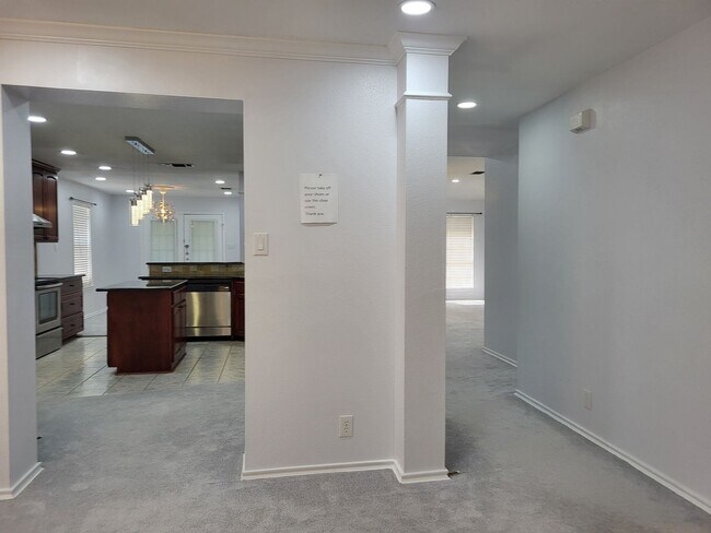 Building Photo - Ready For Move In