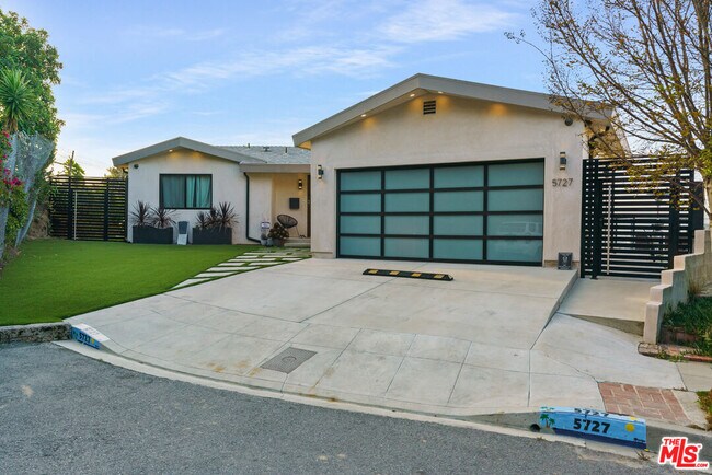 Building Photo - 5727 Glenford St