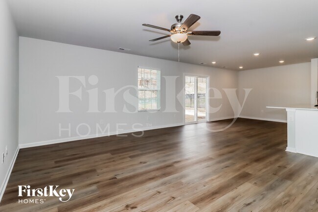 Building Photo - 125 Hazelnut Wy