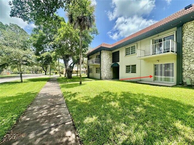 Foto del edificio - 6530 Lake Patricia Dr