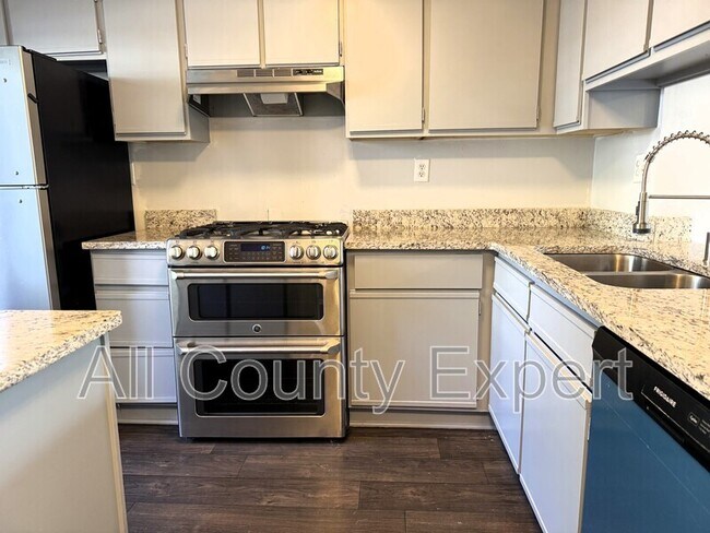 Foto del edificio - 862 Regal Path Ln