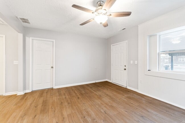Building Photo - Fully Renovated 2BR Home with Modern Upgra...