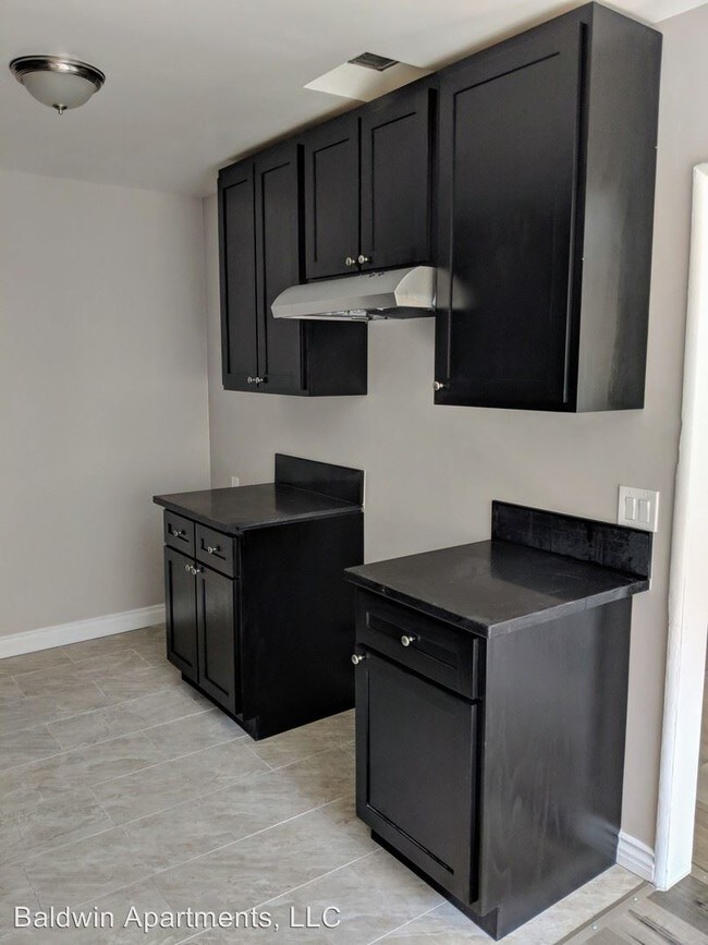 Building Photo - 4535 Santo Tomas Dr
