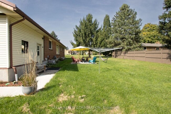 Building Photo - Beautiful MAIN FLOOR Komoka Apartment (house) 3 Bdrm * AVAIL NOW