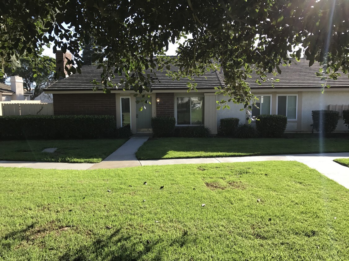 Primary Photo - 1424 Vicksburg Ln