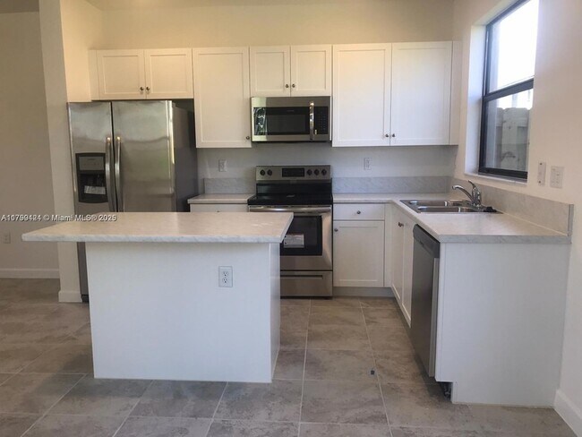 Building Photo - 11339 SW 250th Terrace