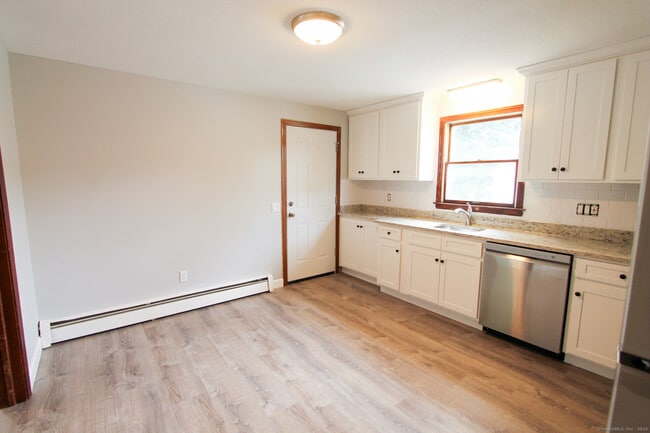 Building Photo - 17 Pinehurst Ave