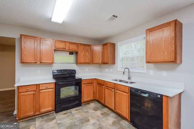 Foto del edificio - 6793 Mahonia Pl