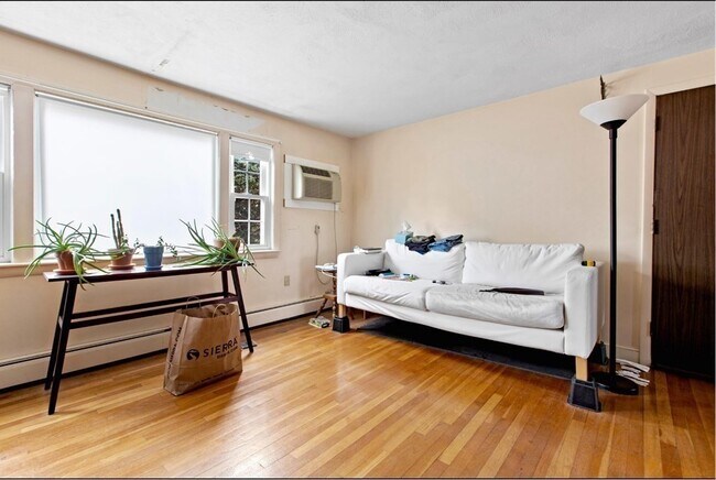 Building Photo - 157 Stone St.