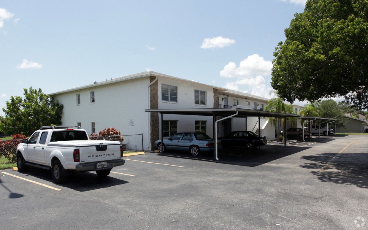 Primary Photo - Lorain Apartments