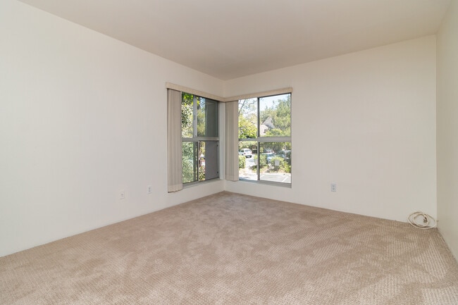 Building Photo - 3108 Raintree Cir