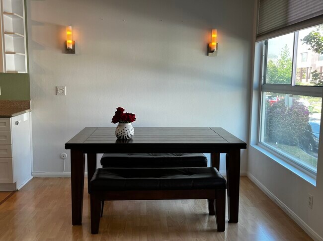Foto del edificio - 525 N Sycamore Ave