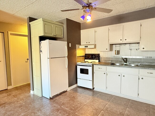 Photo du bâtiment - 360 Tecumseh Rd W