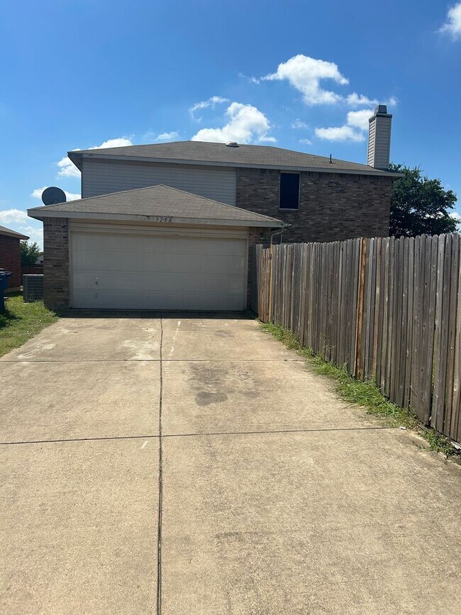 Photo - 1253 Tall Grass Dr House