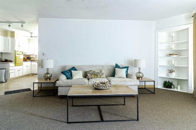 Foto del edificio - 1300 SE 7th Ct