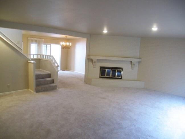 Building Photo - 2700 G Rd