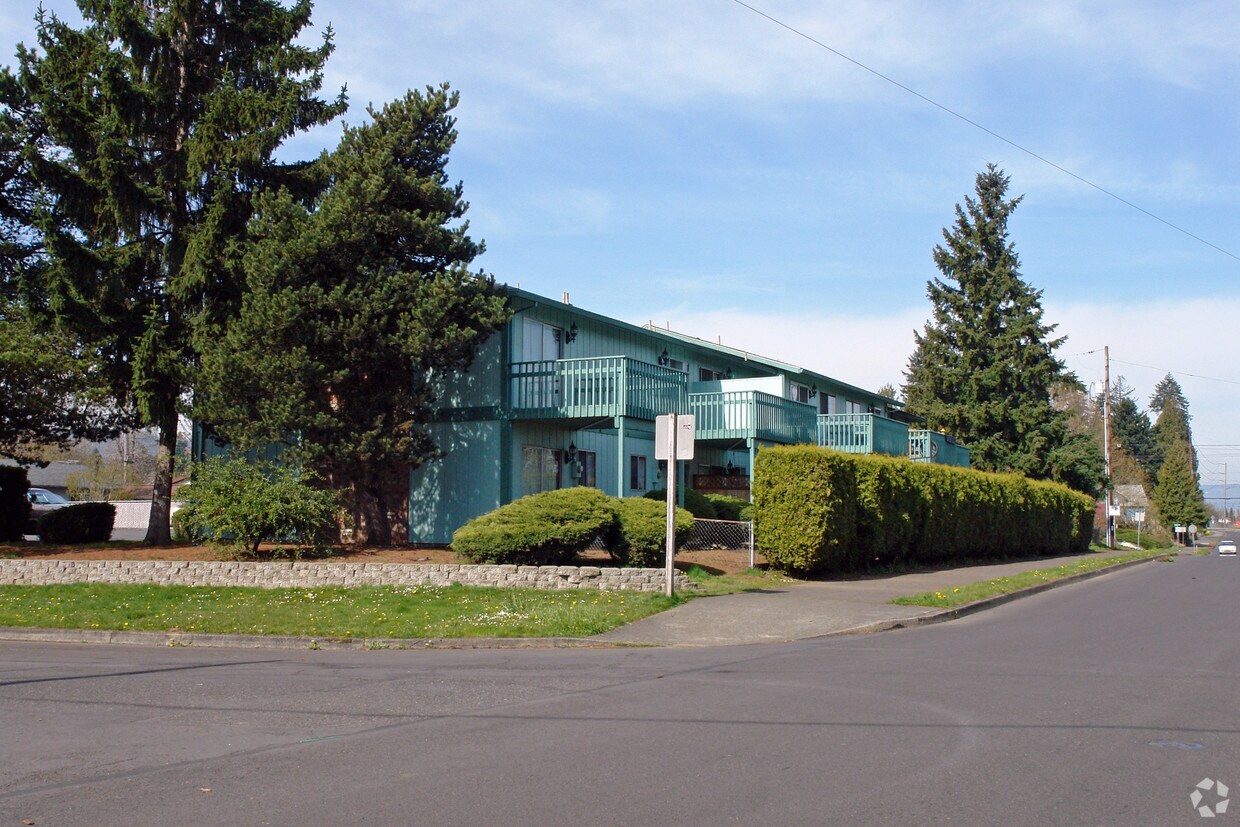 Primary Photo - 10315 N Tyler Ave