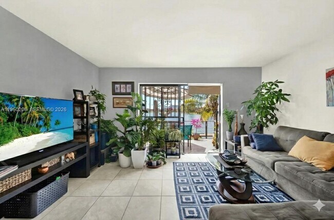 Foto del edificio - 10810 NW 7th St