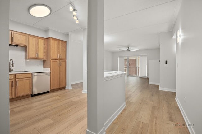Building Photo - 8711 W Bryn Mawr Ave