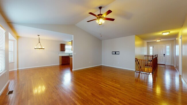 Foto del edificio - 845 Saybrook Falls Dr