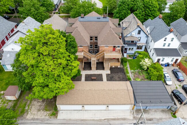 Building Photo - 1854 W 48th St