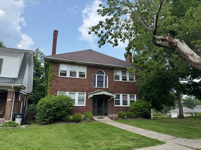 4 Units in the building - 304 Cornell Ave