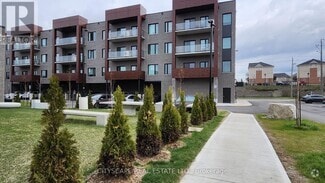 Building Photo - 408-408 Dundas St S