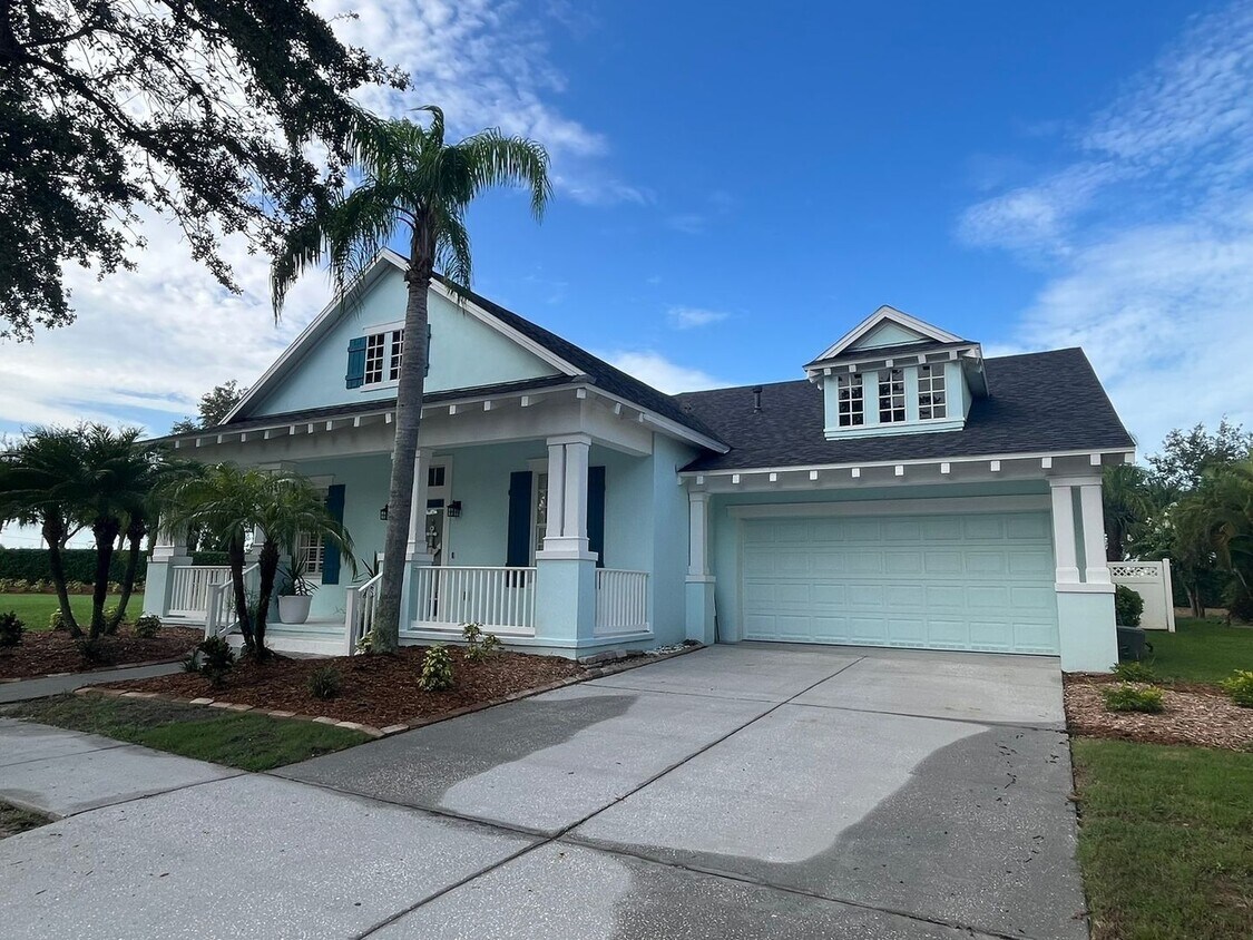 Primary Photo - Updated 4 Bedroom, 2.5 bath in Waterfront,...