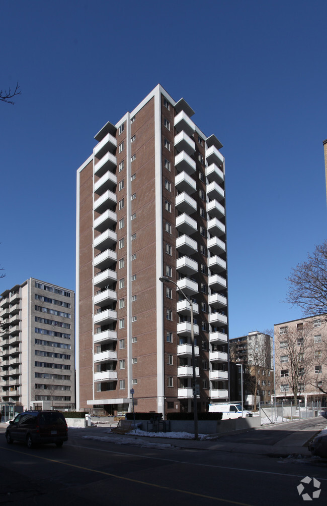 Building Photo - Cosburn Apartments