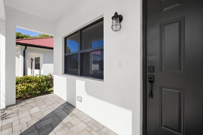 Building Photo - 2311 Zeder Ave