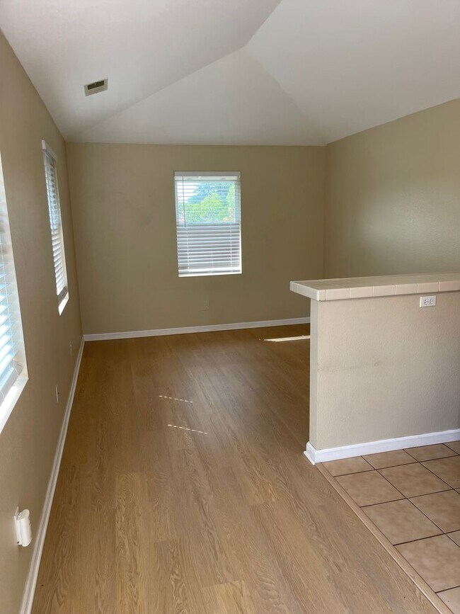 Foto del edificio - $ 250.00 Move in Credit - Adorable 1 bedro...