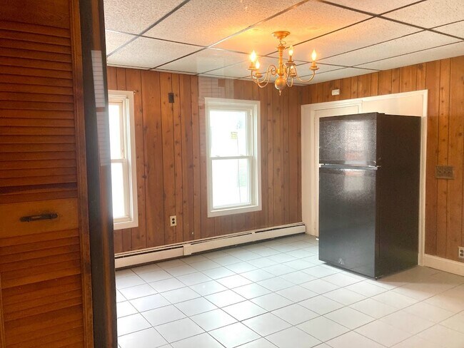 Building Photo - 28 Hope St