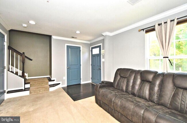 Foto del edificio - 353 E Hancock St