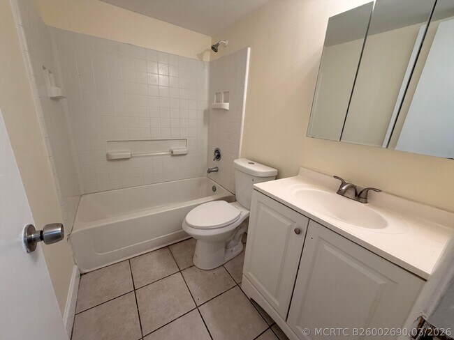 Building Photo - 1505 Crescent Cir