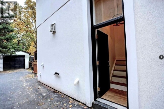 Building Photo - 136 Westside Dr