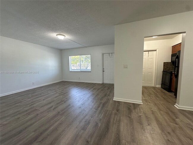 Building Photo - 1400 NE 56th St