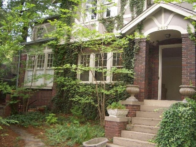 Foto del edificio - 2417 Glenwood Dr NE