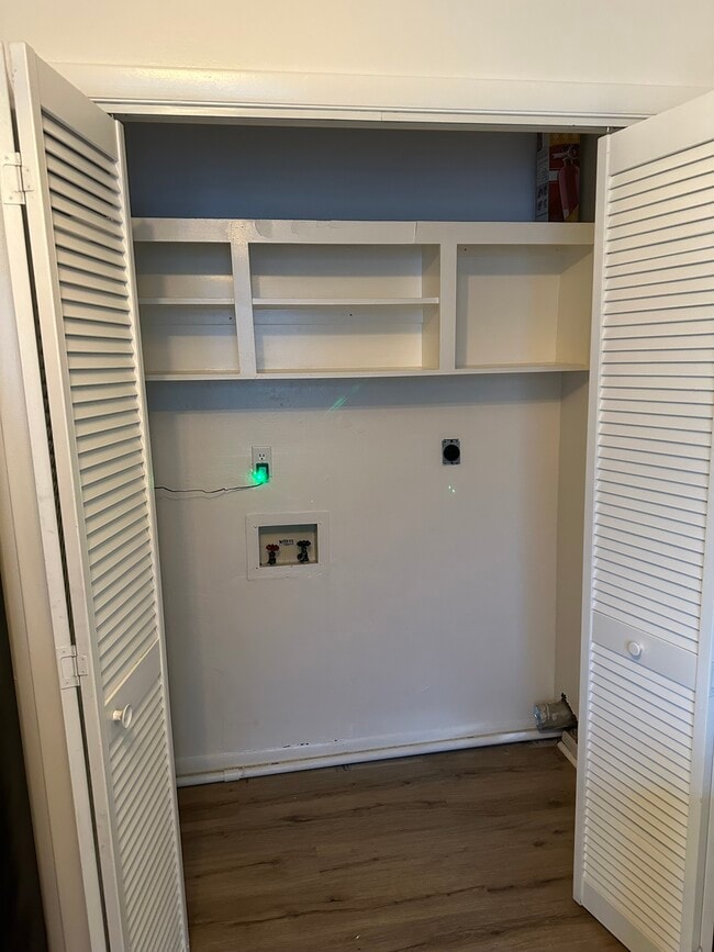 Building Photo - 1802 W House St