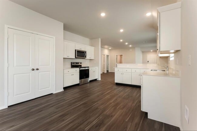 Building Photo - 2103 Crimson Lake Blvd