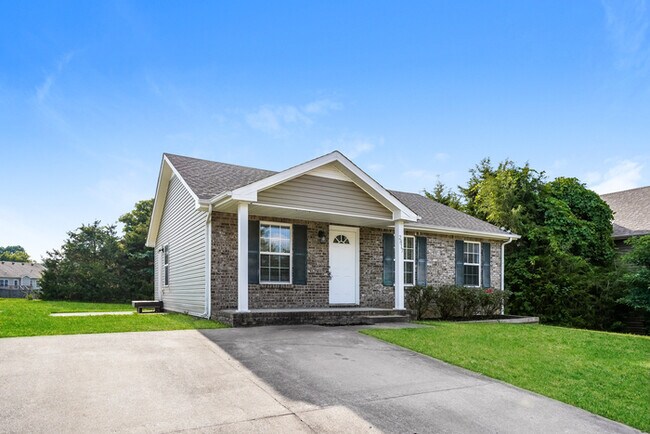 Foto del edificio - 2817 Russet Ridge Dr