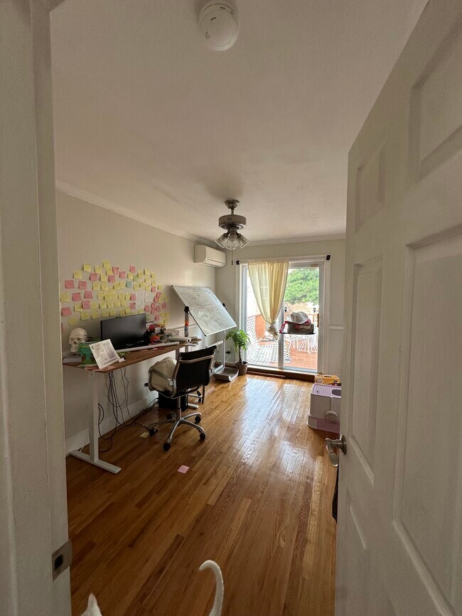 2 bed bedroom - 2370 Brigham St