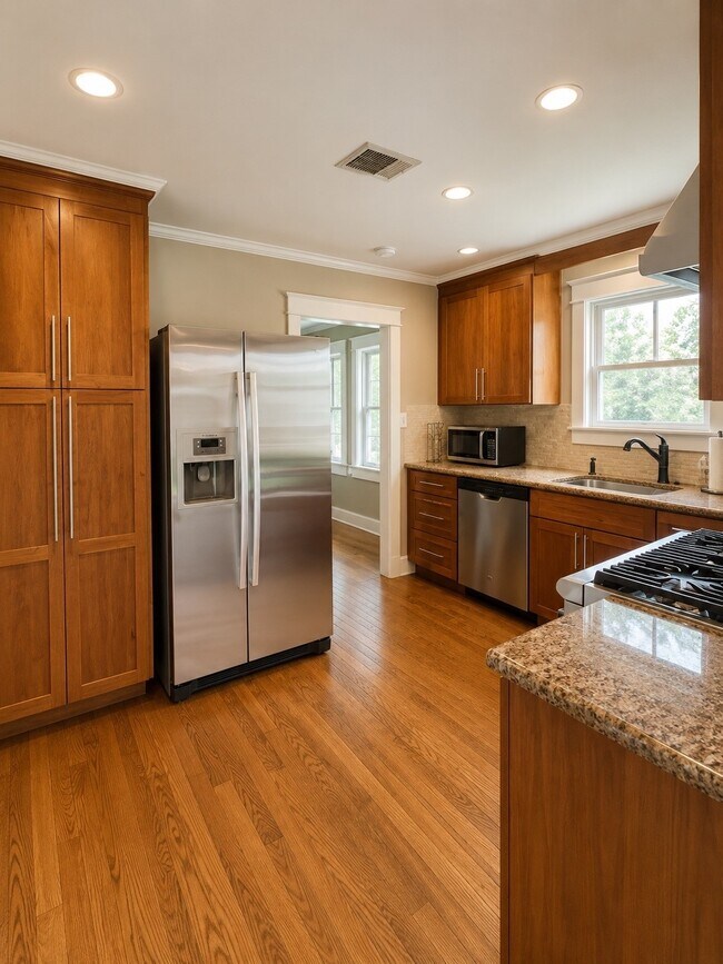 Building Photo - 5707 Delfren Ln