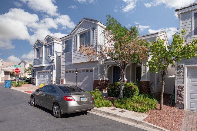Foto del edificio - Gorgeous 3 Bedroom in a Gated Community