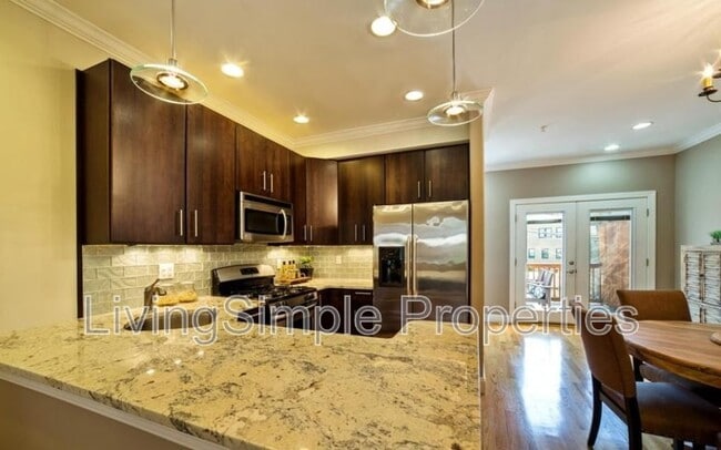 Building Photo - 1034 Quebec Pl NW