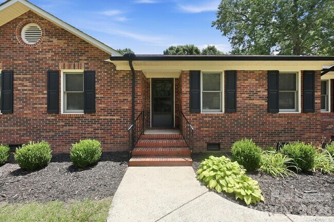 Foto del edificio - 6299 Spring Ct Ln