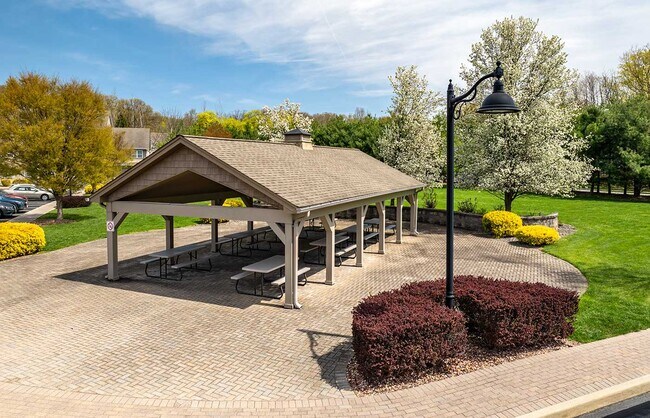 Foto del edificio - Liberty Green Senior Housing