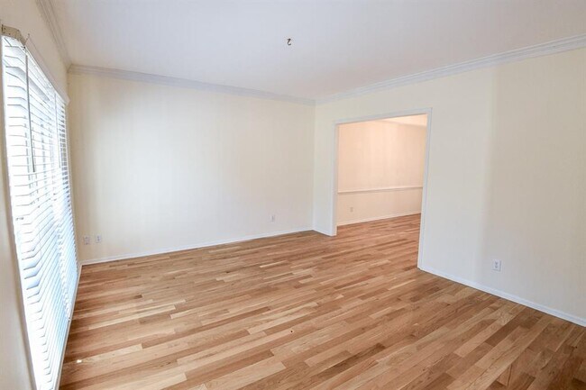 Foto del edificio - 1865 Oak Tree Hollow