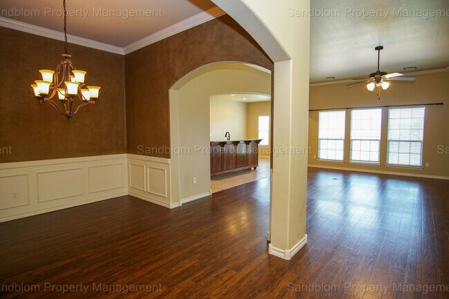 Building Photo - FOR LEASE | Broken Arrow | 3 Bed, 2 Bath H...